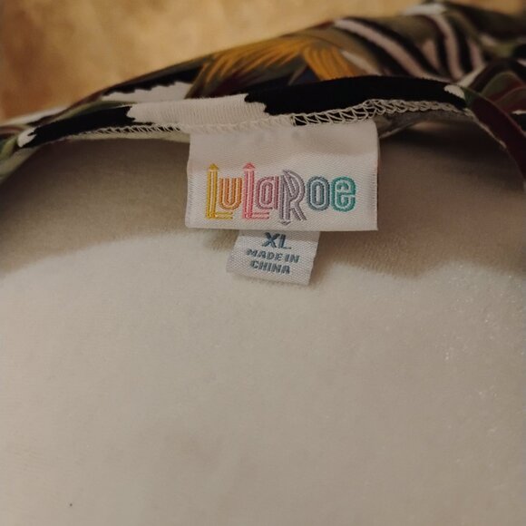 LulaRoe Carly Dress size XL with pockets!!!!!! - Picture 3 of 3